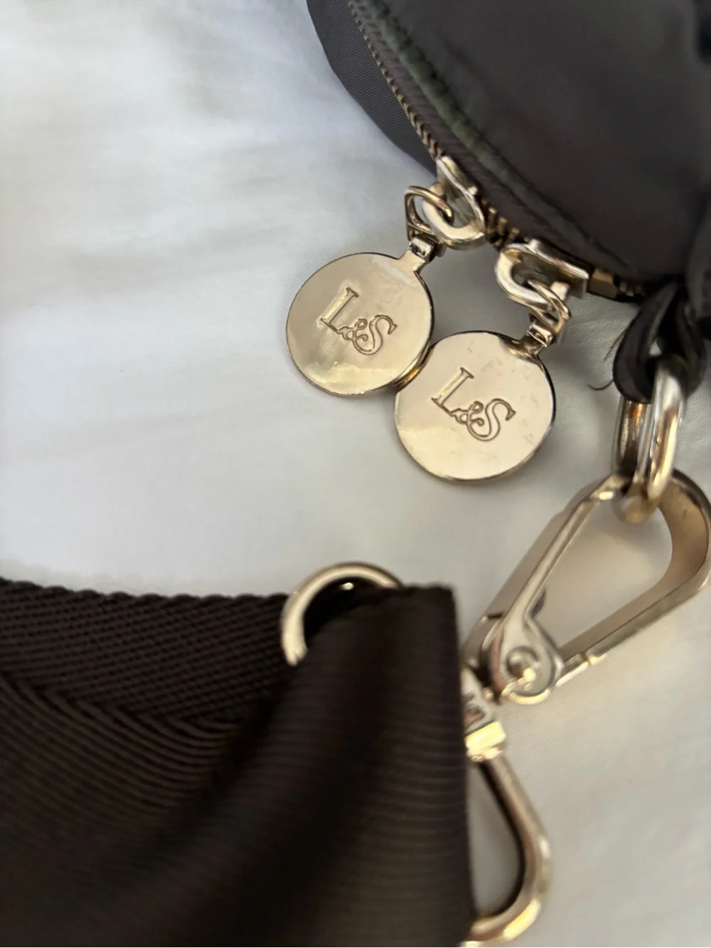 GUC Lo & Sons O.G. Medium Laptop Tote